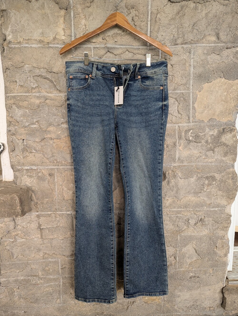 NWT Refuge Boot Cut Jeans in Blue Denim In Faded Distressed Style
